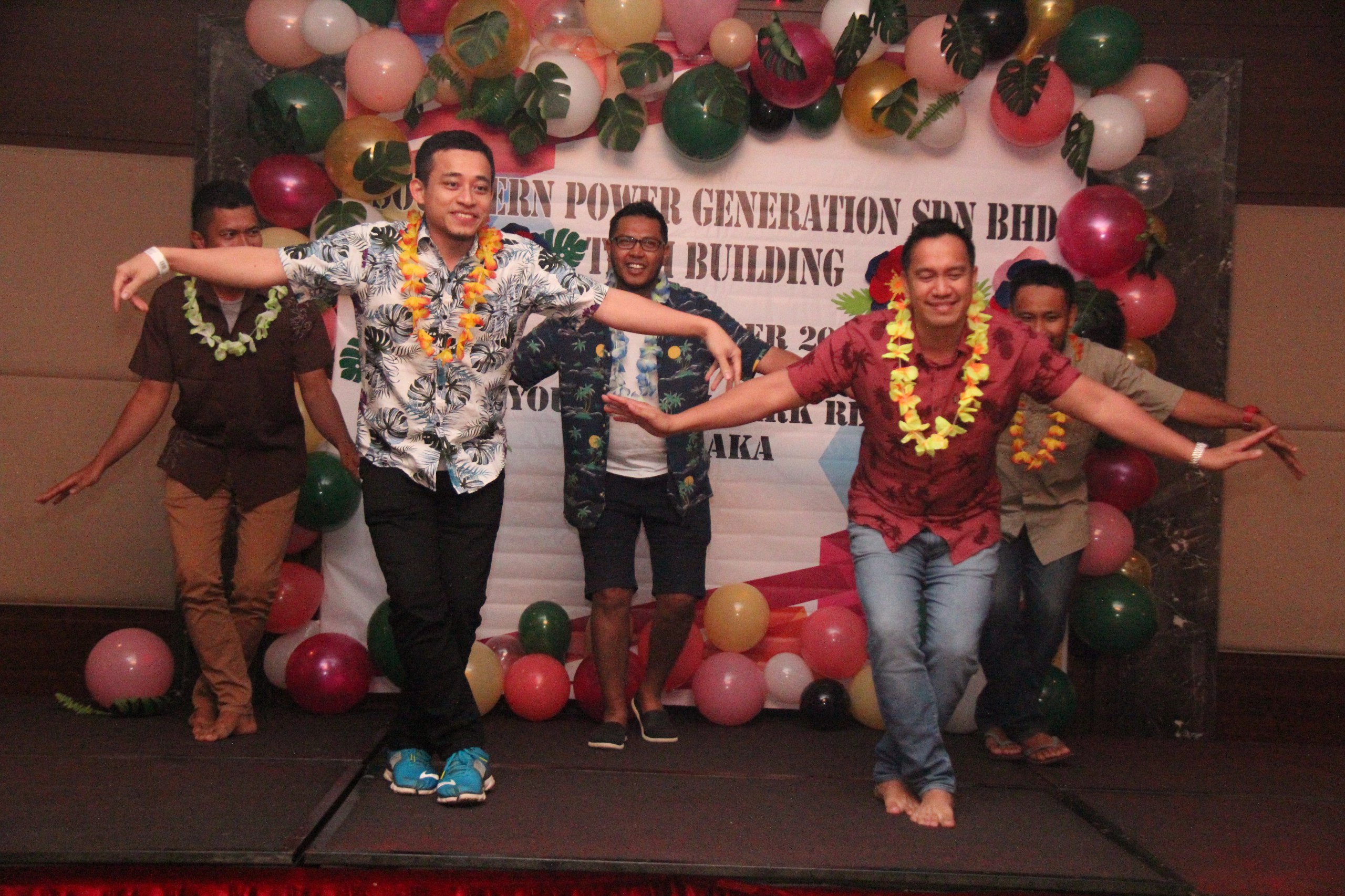 photo_6325621103791291296_w